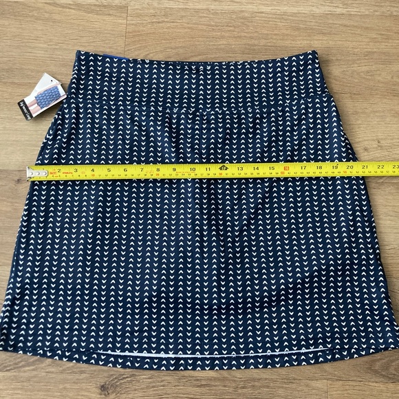 NWT Seg’ments Luxe Skort - L - Picture 7 of 12